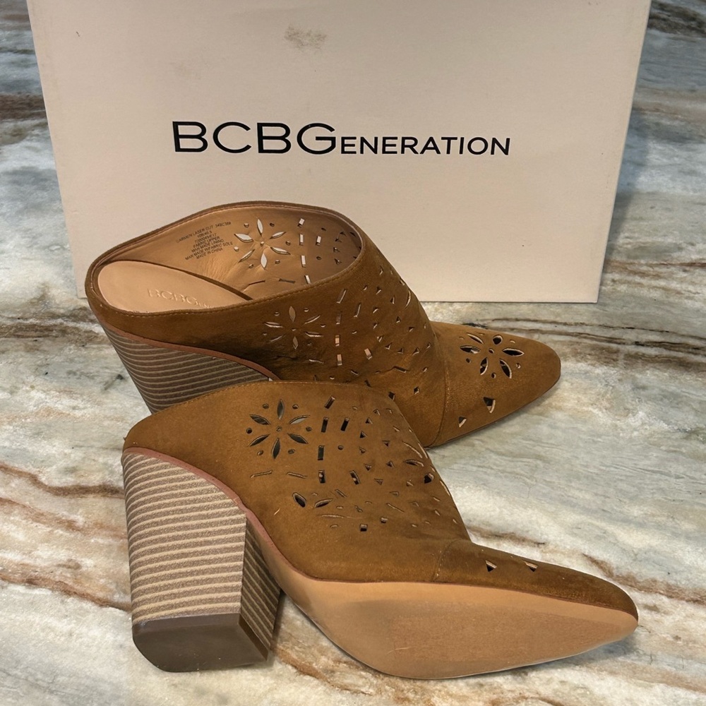 NIB ~ BCBG CARMEN LASERCUT MULES sz 10 - Picture 6 of 13